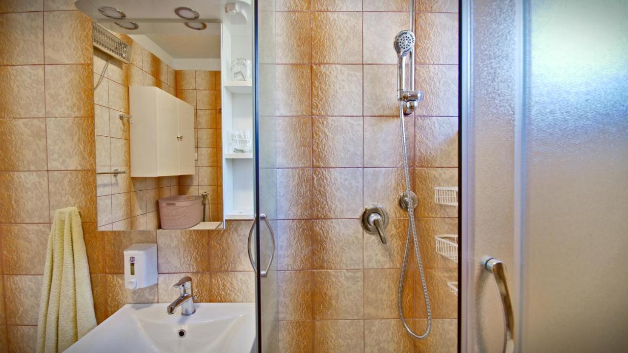Apartment Rino****, 58M², 170M From The Beach غييكا المظهر الخارجي الصورة